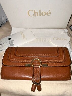 Chloe Marcie Leather Long Bifold Wallet
Brown.  Full inclusion!!!